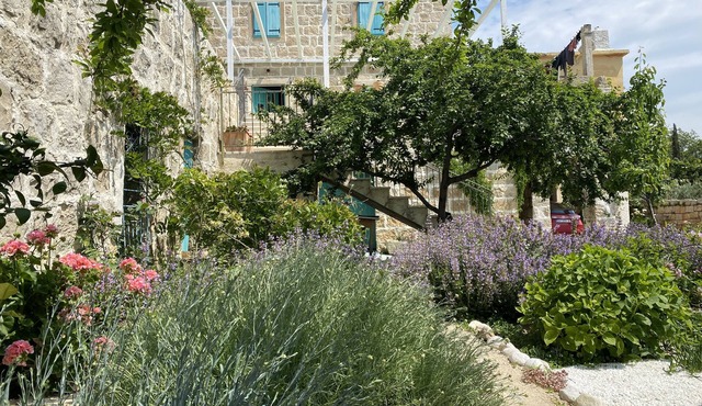 Authentic Villa with terrace- complete privacy