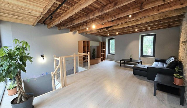 Authentic village house with wifi and parking in Loubéjac