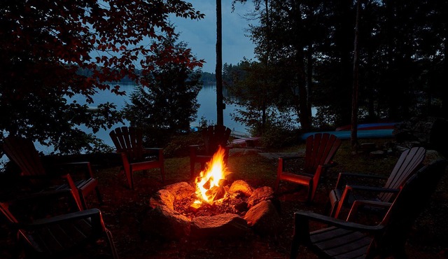 Authentic Waterfront 1935 Muskoka Log Cabin with All the Comforts of Home