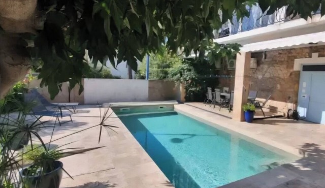 Authentic winegrower's house with swimming pool, near beaches and Etang de Thau