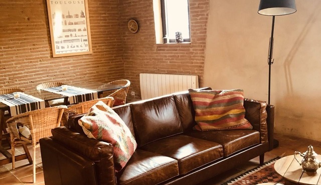 Authenticité, Calme et Espace à Proximité D'airbus et du Meett, 114 m2 , Jardin