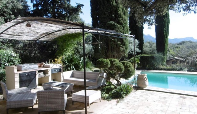 AUTHENTICITY AND CHARM OF A COUNTRY HOUSE