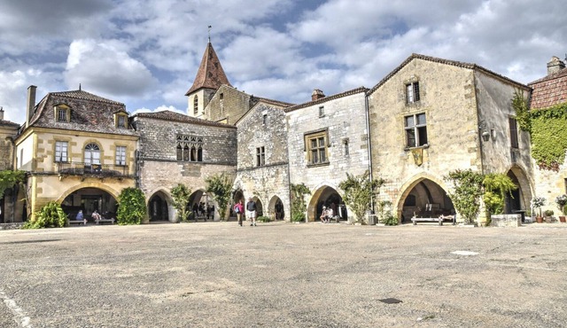 Authentique Maison sur la Place des Cornières
