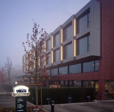 Autohalle Hotel