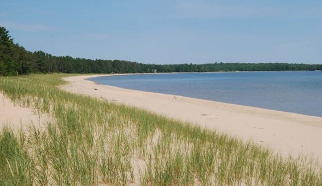 AuTrain Beach House on the Sandy Shores of Lk Superior! Min from Pictured Rocks!