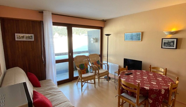 Autrans: Cozy apartment, near slopes, balcony & parking, 3 pers