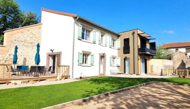 Autrefois-ici, Cozy House Near the City Center