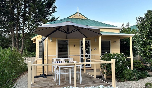 Autumn Beauty - Alpine Cottage 5