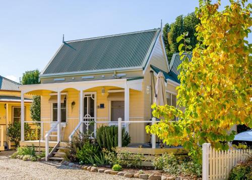 Autumn Beauty - Country Cottage 7