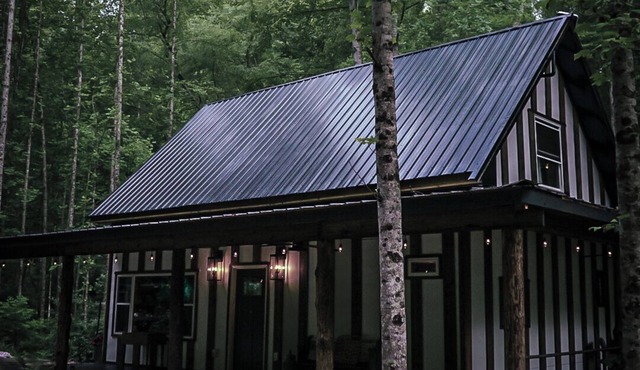 Autumn Escape: Cozy Cabin Retreat in the Woods