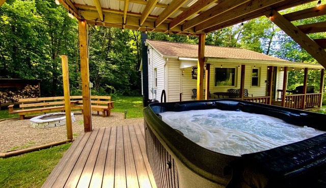 Autumn Escape Ohiopyle Hideaway: Sleeps 4 · 2BR 1BA · Hot Tub Fire Pit Grill