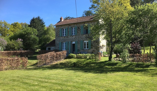 Autumn Garden is a detached country house in a beautiful natural environment.