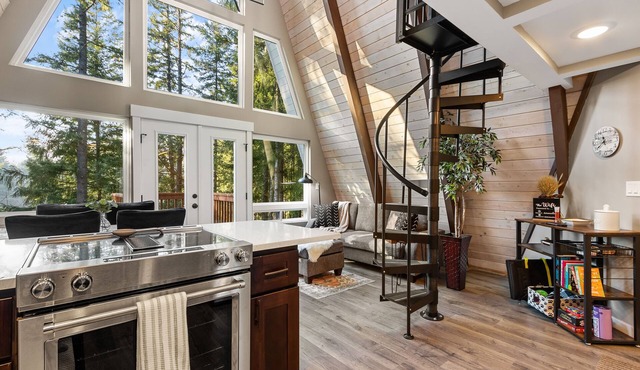 Autumnwood Reatreat - You'll Never Wanna Leaf!