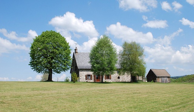 Auvergne farmhouse in the heart of nature