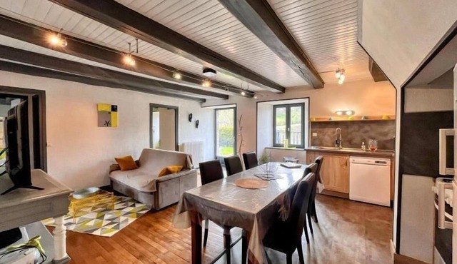 Auvergne farmhouse - TAUVES