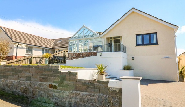 AUVERNE, pet friendly, with open fire in Poundstock