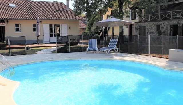 Auvignac House, a spacious property for 20 people.