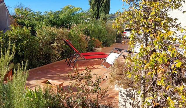 Aux 4 Oliviers with large swimming pool shared by residents and tenants.