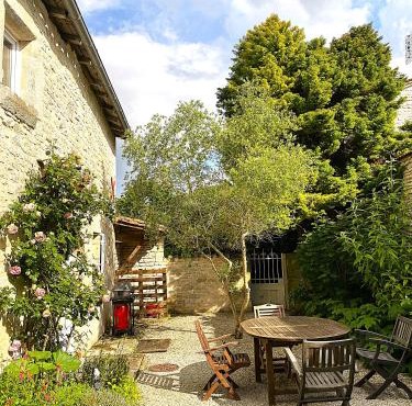 Aux Agapanthes, Maison de vacances de charme avec piscine Charente Maritime