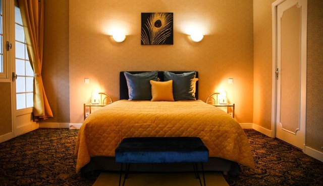 Aux Portes du Château