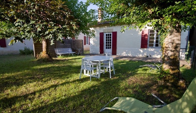 Aux Tuileries, Maison de Campagne