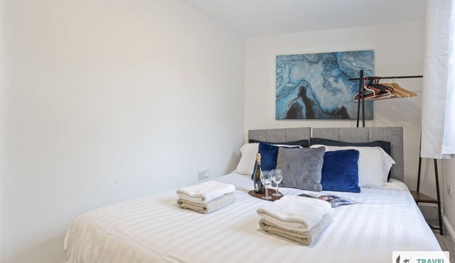 Ava`s City Stay Near Waterworld