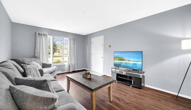 AVAIL 5/2/26- 2BR CONDO by Shops Hospitals & Chicago