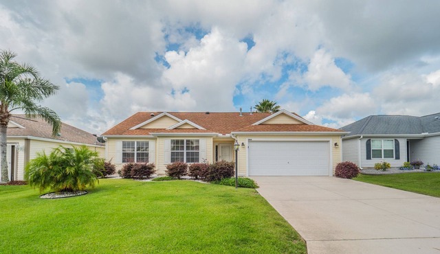 Available 2024! Only 1 mile to Lake Sumter!
