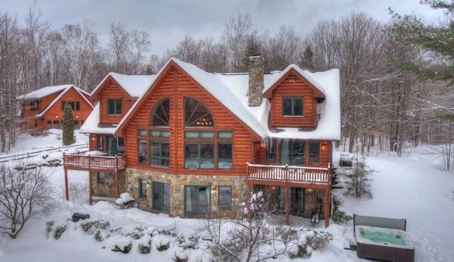 Available! 7000 Sq.ft. Luxury Log Estate with 10BR, Game House, Hot Tub, Sauna