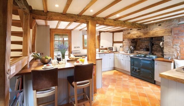 Available for less than £400, Pool Head Cottage is a cosy getaway located in Herefordshire. Close to