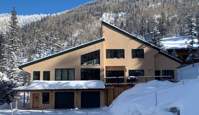Available for Spring Break. Gorgeous ski-in ski-out Taos chalet!