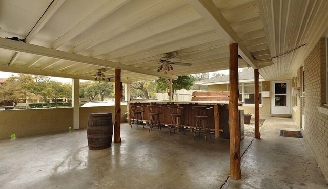 Available! Hot Spot! Water View of Lake Austin, Across St. From Hula Hut!