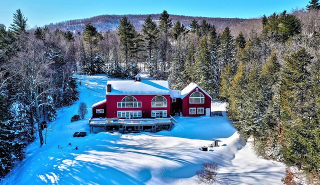 Available! Luxury 9BRs Stratton Estate. Privacy, Incredible Views! Hot Tub Sauna