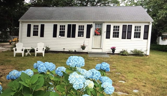 Available memorial weekend near Seagull Beach, short walk to restaurant, shops