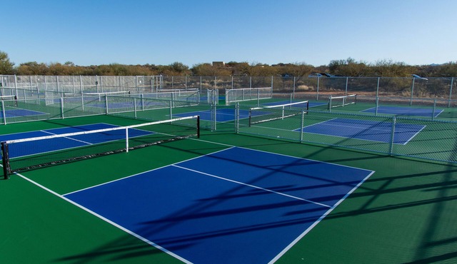 AVAILABLE NOV & DEC 2026. Pickleball & golf nearby.n2 bdrm 2 bath. 30 days min.