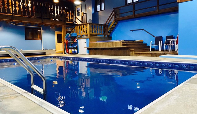 Available Sept 22-26 - Chalet with Private Indoor Pool & Hot Tub