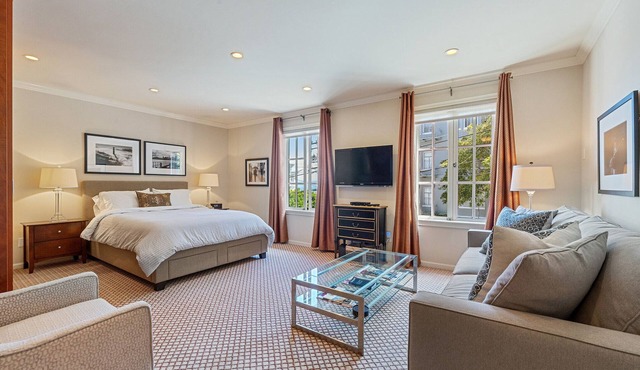 AVAILABLE THIS SUMMER: 50+ FIVE STAR REVIEWS!