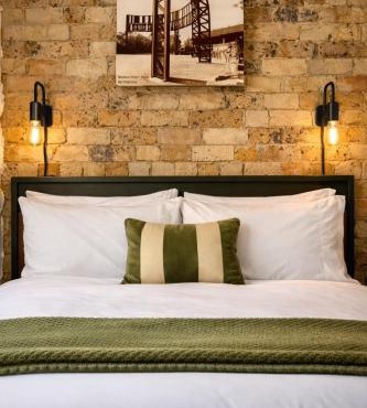 Available Tonight Instant Check-In Central Location Free Street Parking