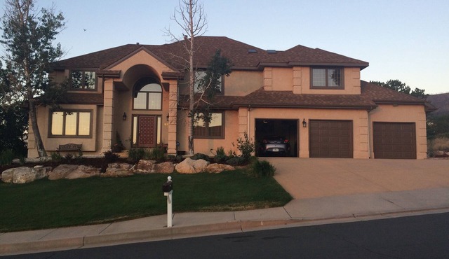 Available USAFA Parent’s Weekend Spacious 4 King Beds 5 Bedrooms Views!