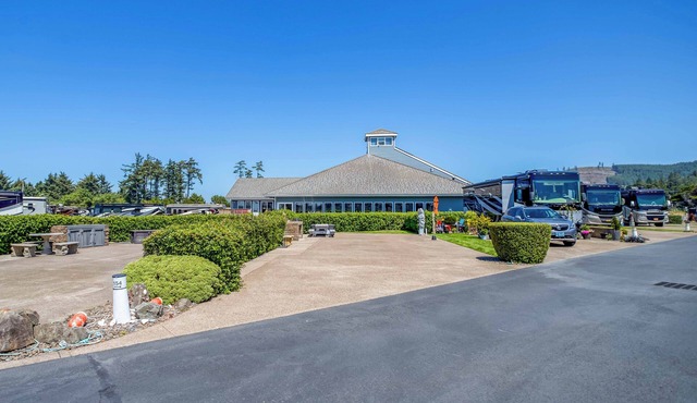 Available with 50AMP, 30AMP, Water/Sewer hook up's, WiFi