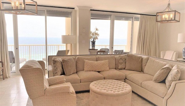 Avalon 1905 - Beach Club - 5/5 Double Mstr Bedrooms-50 Ft Balcony- Pools - beach