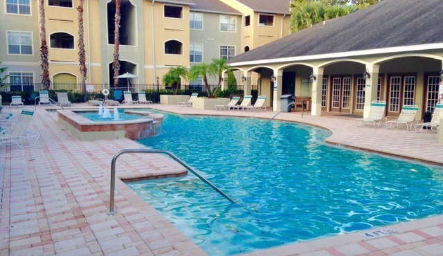 Avalon at Clearwater-Ground Floor Beach Getaway