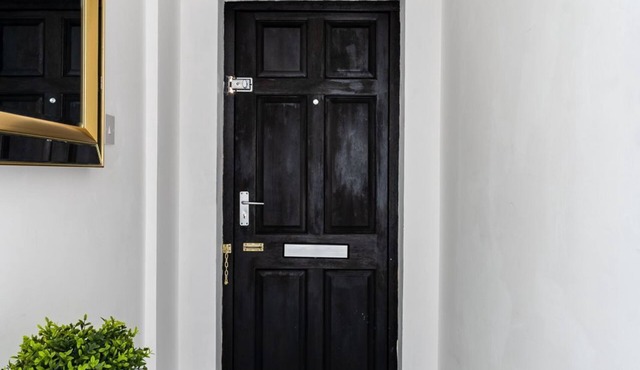 Avalon Luxury StaysnCharming 2-Bedroom Apartment in the Heart of Rochester