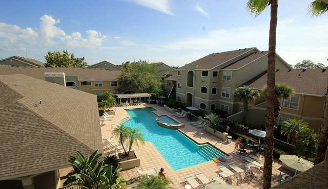 Avalon Relax, pool View In Avalon at Clearwater, recently renovated!FREE PARKING