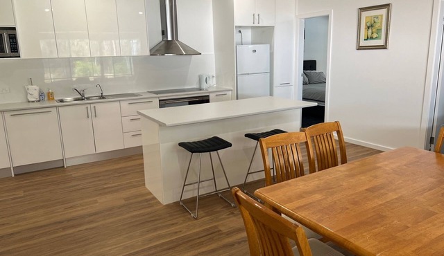 AVALON REST THORNTONn2 Bedroom Apartment in Tranquil Location