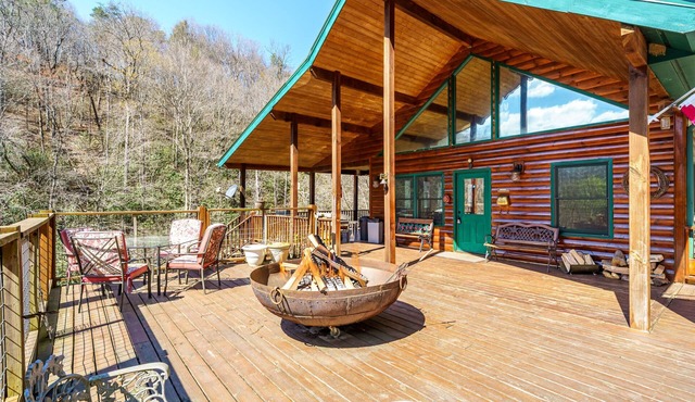 Avalon Woods Riverfront Retreat