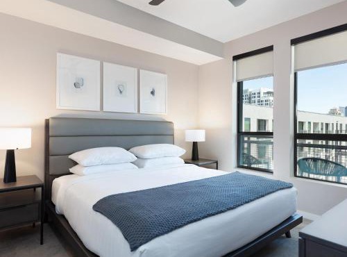 AVE Phoenix Terra - Short Stay Furnished Apartment
