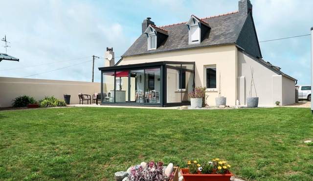 Avel Dro by Interhome