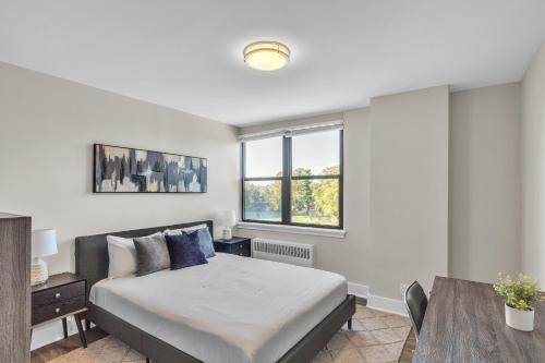 Avenue B645 Furnished 2br Apt, Parking Att Nurses