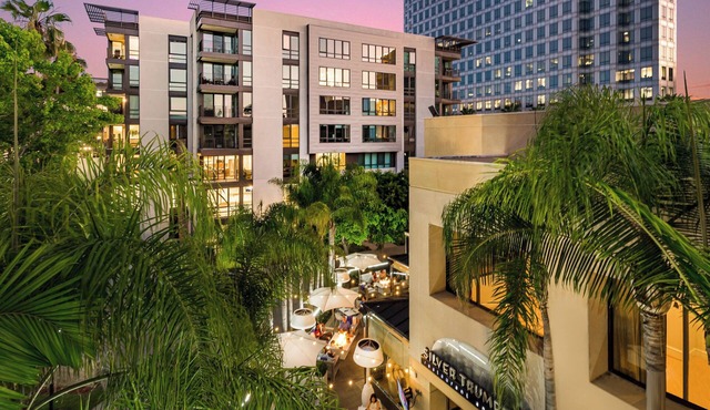 Avenue of the Arts Costa Mesa, a Tribute Portfolio Hotel